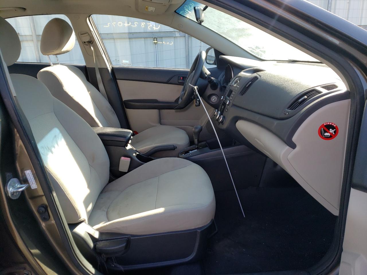 Photo 5 from auction – 2010 KIA FORTE EX with VIN KNAFU4A20A5107038