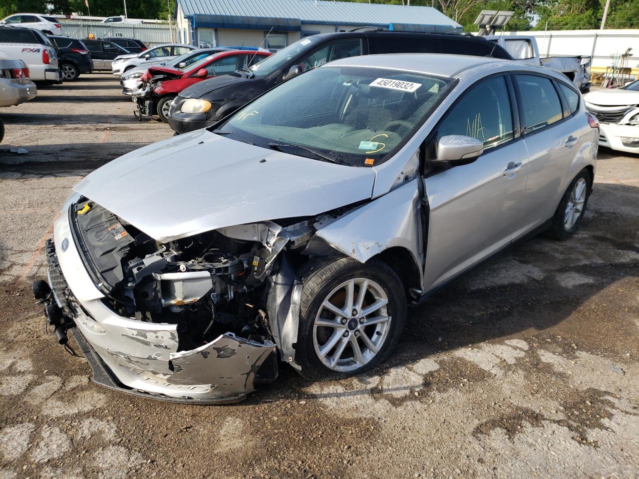 Photo 2 from auction – 2015 FORD FOCUS SE with VIN 1FADP3K20FL327170