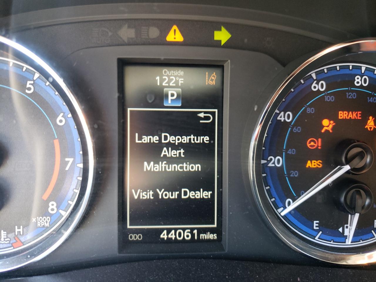 Photo 8 from auction – 2018 TOYOTA COROLLA L with VIN 2T1BURHEXJC964209