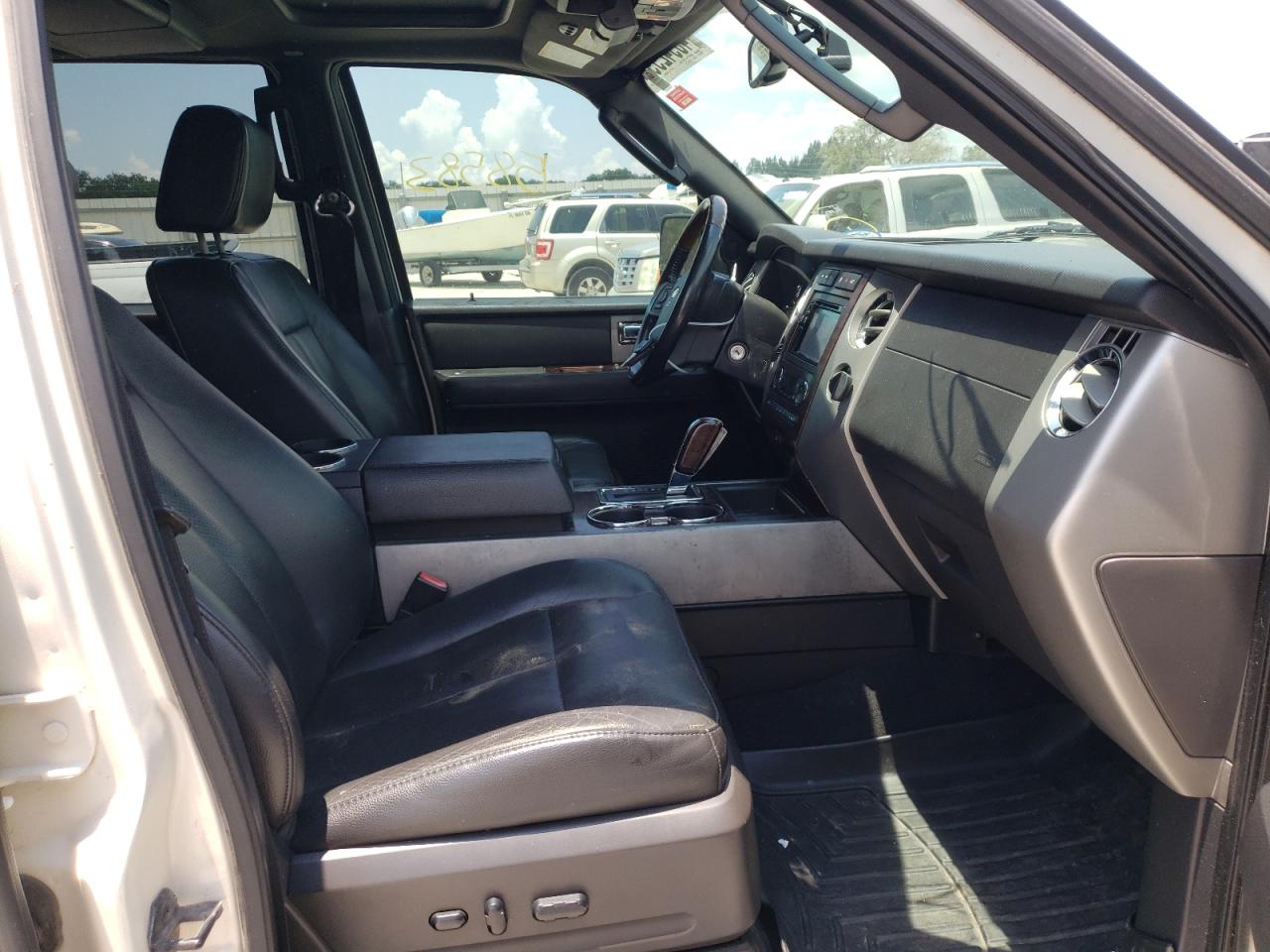 Photo 5 from auction – 2008 FORD EXPEDITION with VIN 1FMFK20588LA10275