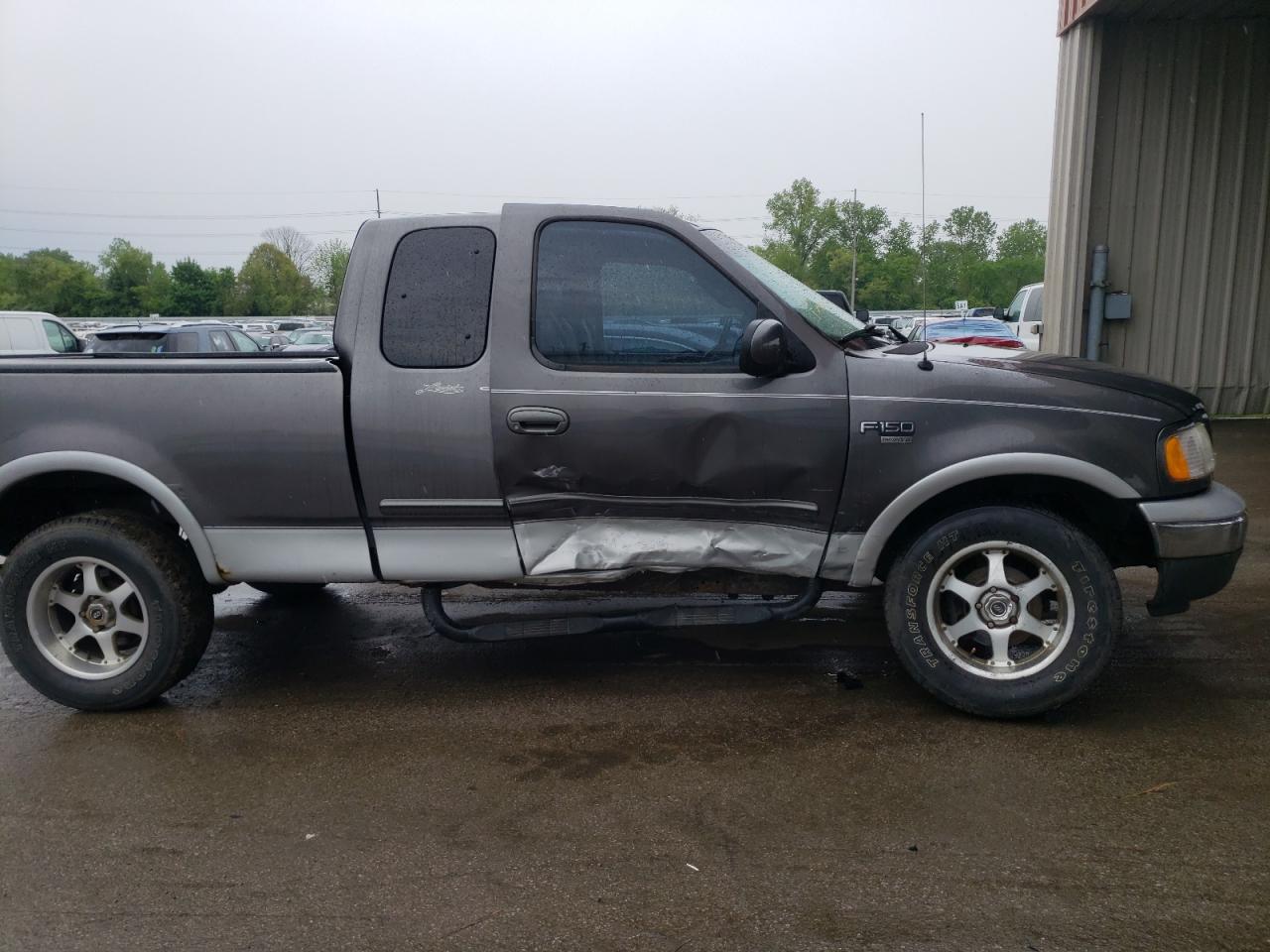 Photo 9 from auction – 2003 FORD F150 with VIN 2FTRX18L73CA66162