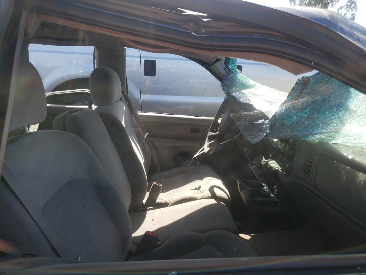 Photo 5 from auction – 2000 CHEVROLET SILVERADO with VIN 2GCEC19V1Y1390978