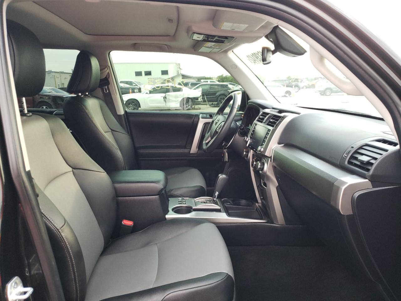 Photo 5 from auction – 2020 TOYOTA 4RUNNER SR with VIN JTEZU5JR1L5226444