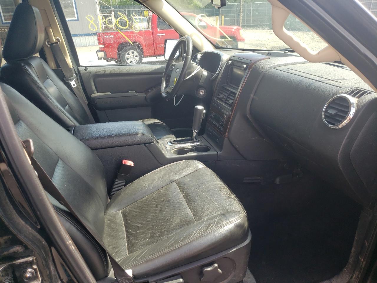 Photo 19 from auction – 2010 FORD EXPLORER L with VIN 1FMEU7FE4AUB06480