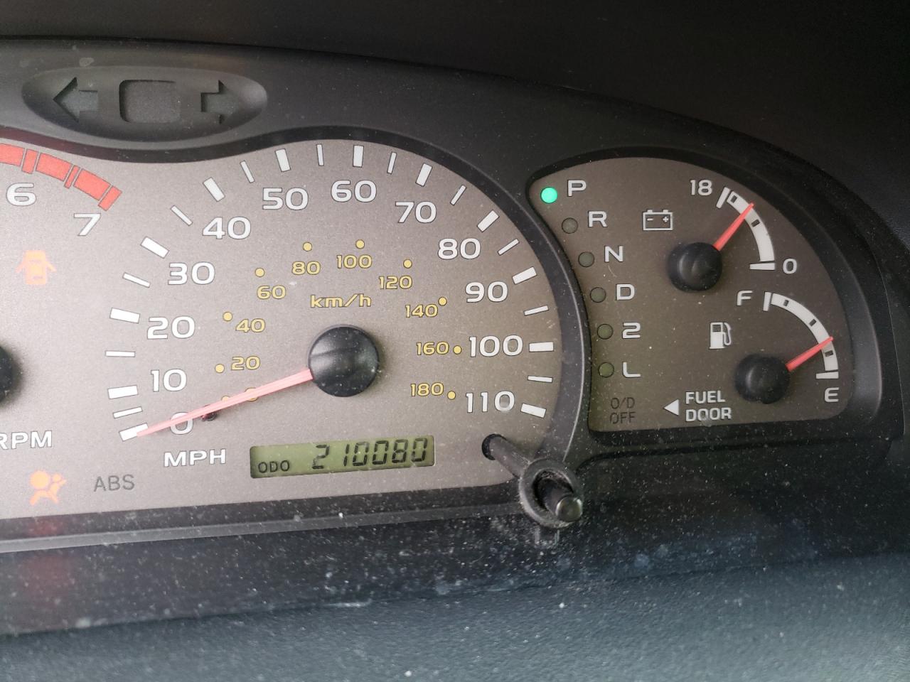 Фото 8 с аукциона – 2002 TOYOTA SEQUOIA SR с VIN 5TDBT44A92S134483