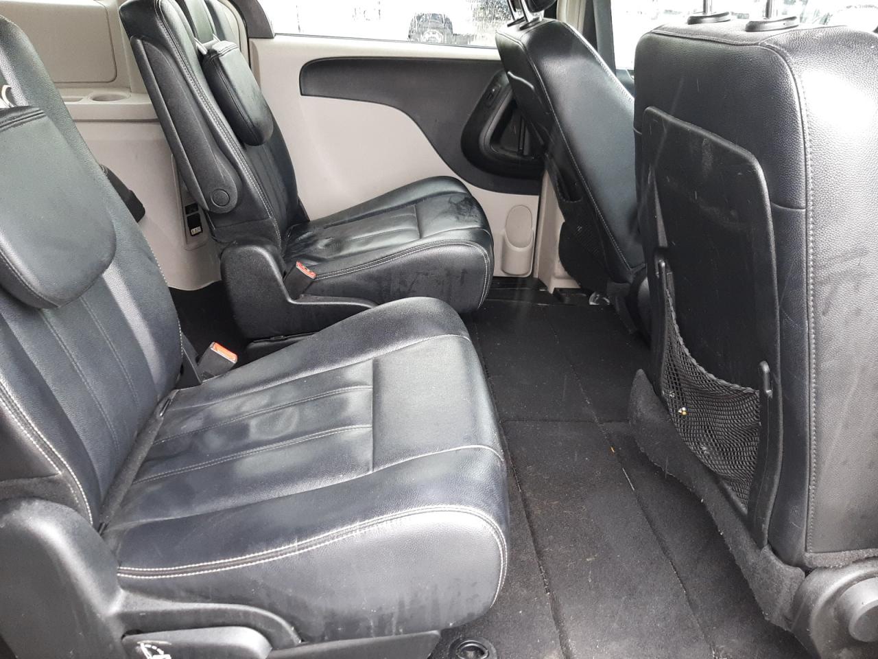 Photo 6 from auction – 2014 CHRYSLER TOWN & COU with VIN 2C4RC1BGXER396272
