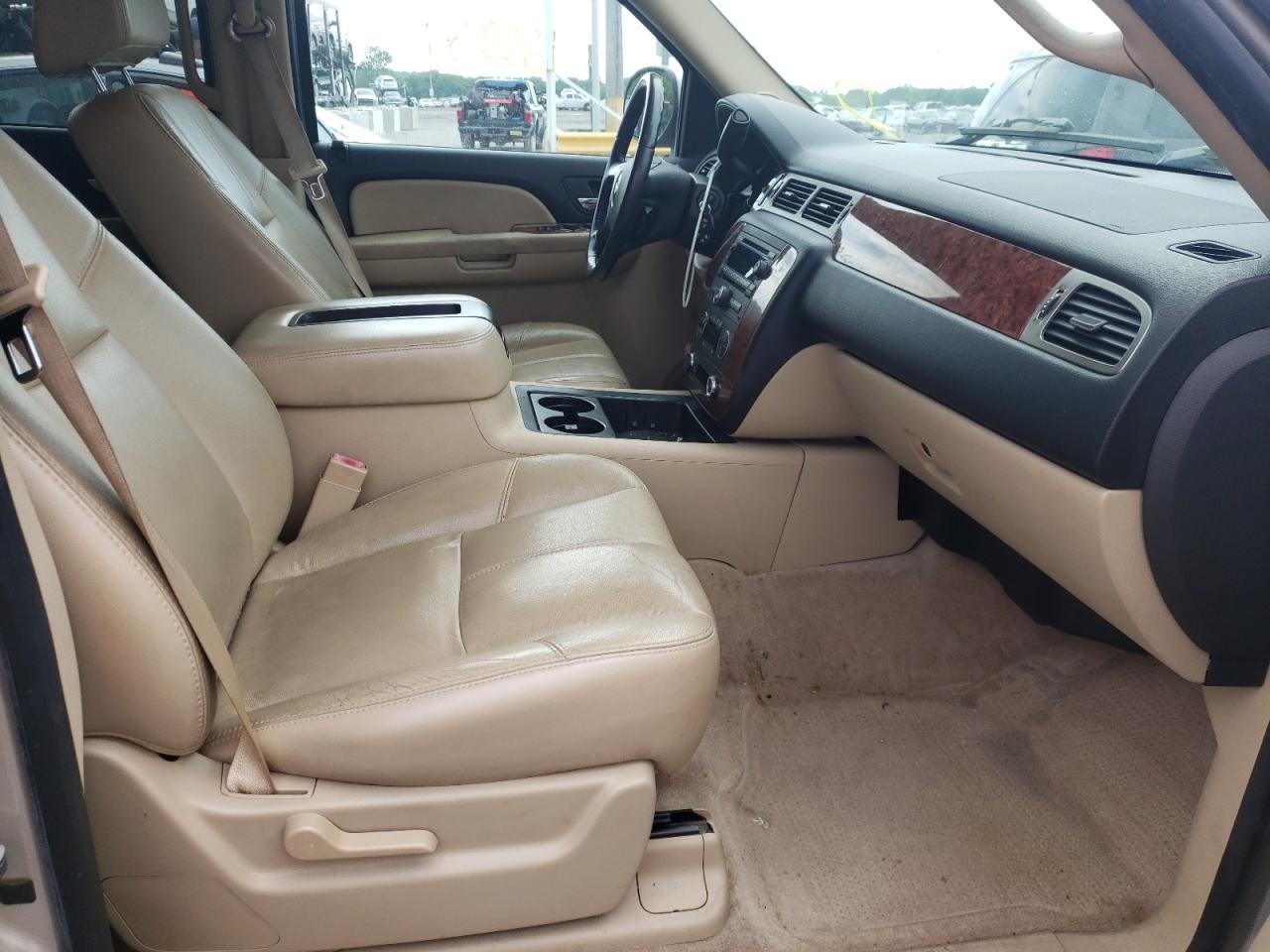 Photo 5 from auction – 2007 CHEVROLET SUBURBAN K with VIN 1GNFK16397R236347