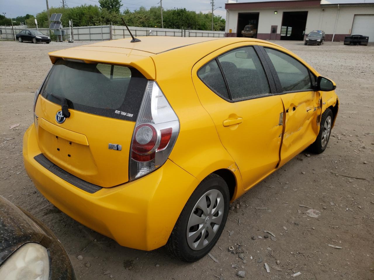 Photo 4 from auction – 2014 TOYOTA PRIUS C with VIN JTDKDTB30E1075286