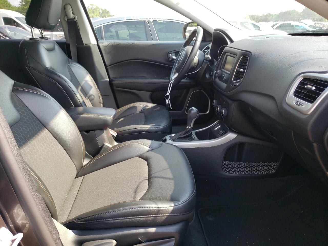 Photo 5 from auction – 2018 JEEP COMPASS LA with VIN 3C4NJCBB0JT462114