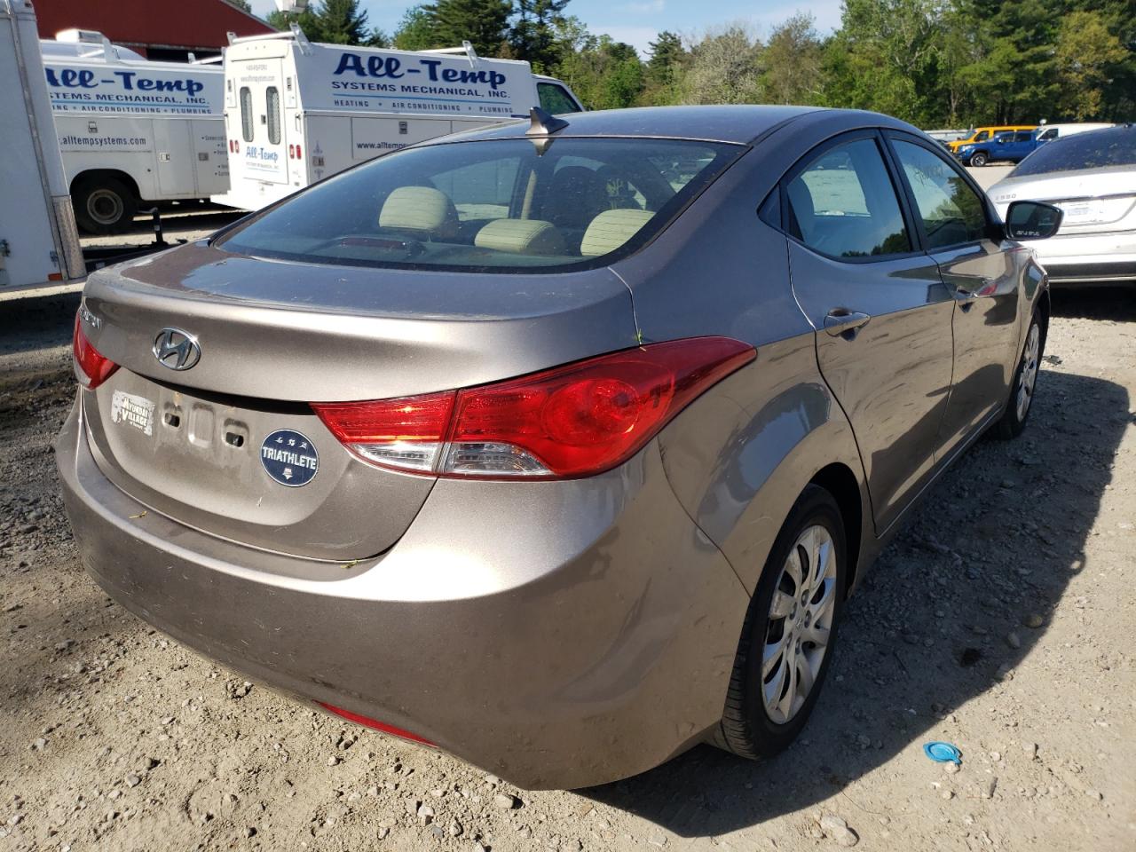 Photo 4 from auction – 2011 HYUNDAI ELANTRA with VIN 5NPDH4AE3BH043118