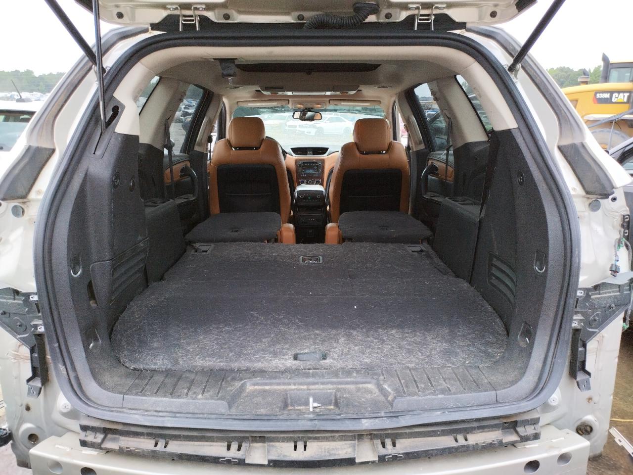Photo 9 from auction – 2014 CHEVROLET TRAVERSE L with VIN 1GNKRHKDXEJ244342