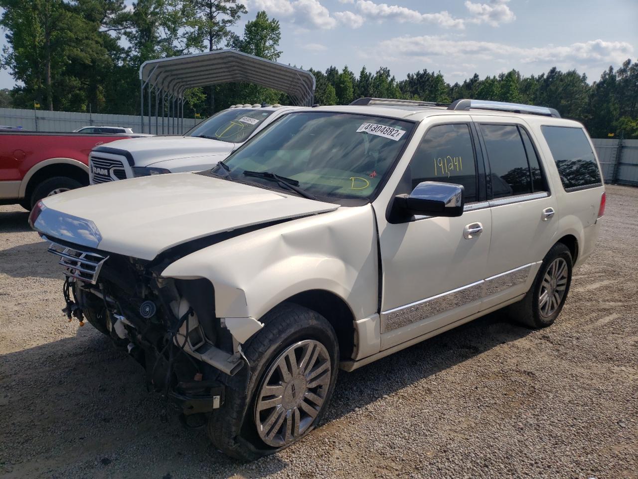 Photo 2 from auction – 2007 LINCOLN NAVIGATOR with VIN 5LMFU275X7LJ09076