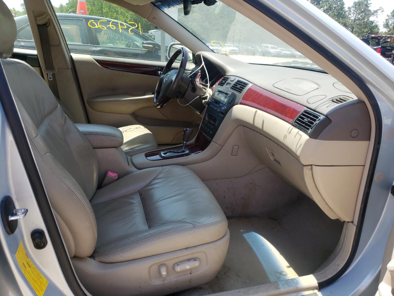 Photo 5 from auction – 2004 LEXUS ES 330 with VIN JTHBA30G745023948
