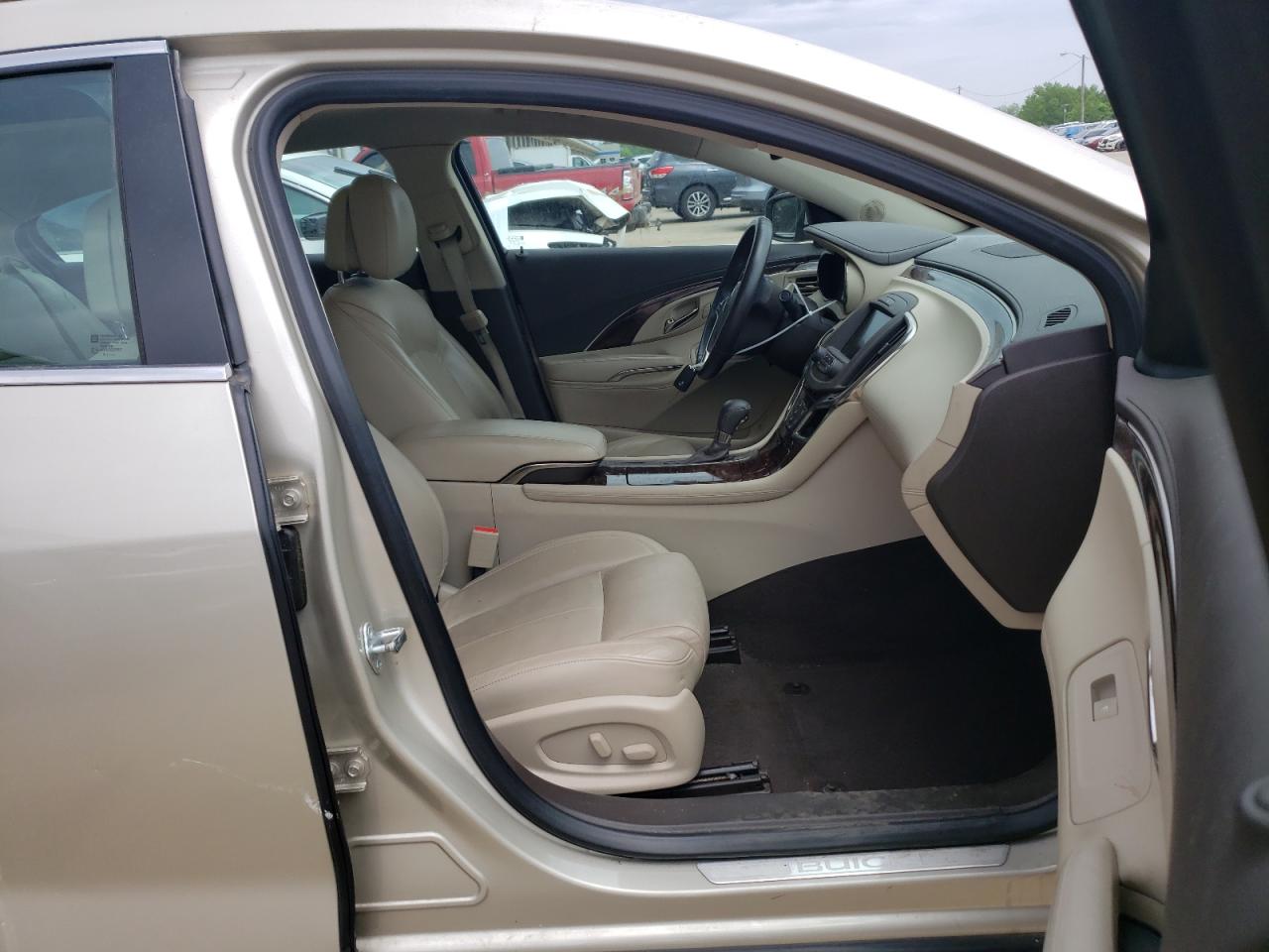 Photo 19 from auction – 2014 BUICK LACROSSE with VIN 1G4GB5G37EF138737
