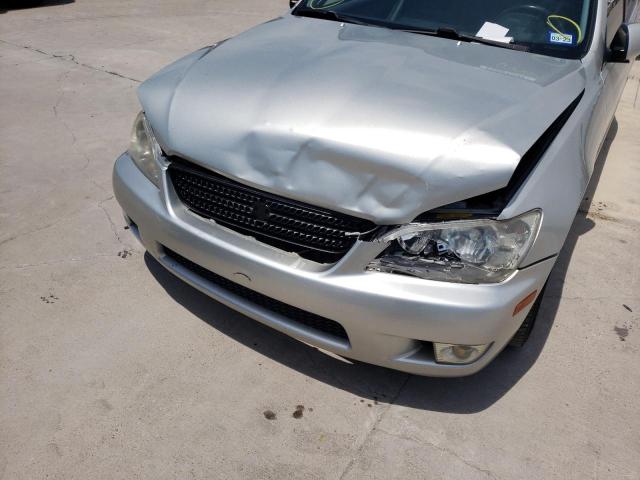 Photo 9 from auction – 2003 LEXUS IS 300 with VIN JTHBD192230069315