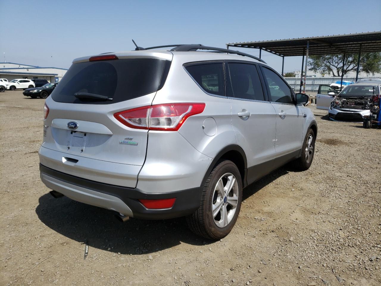 Photo 4 from auction – 2015 FORD ESCAPE SE with VIN 1FMCU0GX2FUB12400