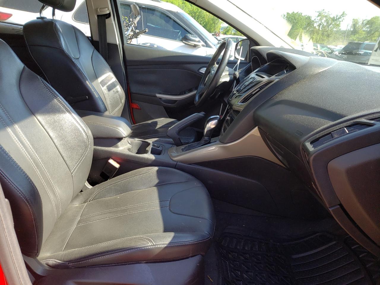 Photo 5 from auction – 2012 FORD FOCUS SEL with VIN 1FAHP3M23CL200827