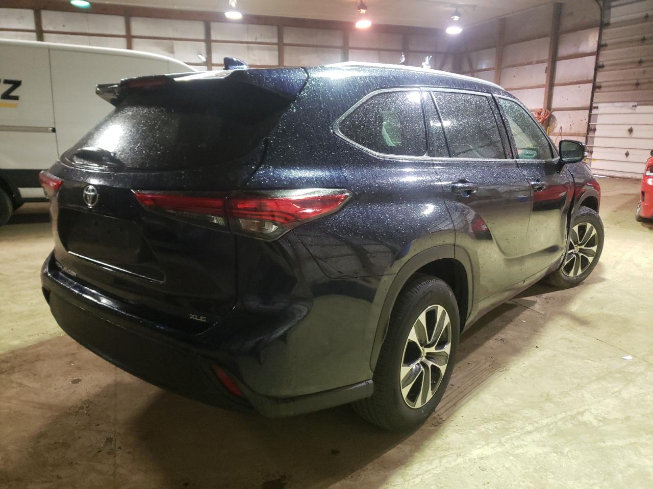 Photo 4 from auction – 2020 TOYOTA HIGHLANDER with VIN 5TDGZRAH2LS009278