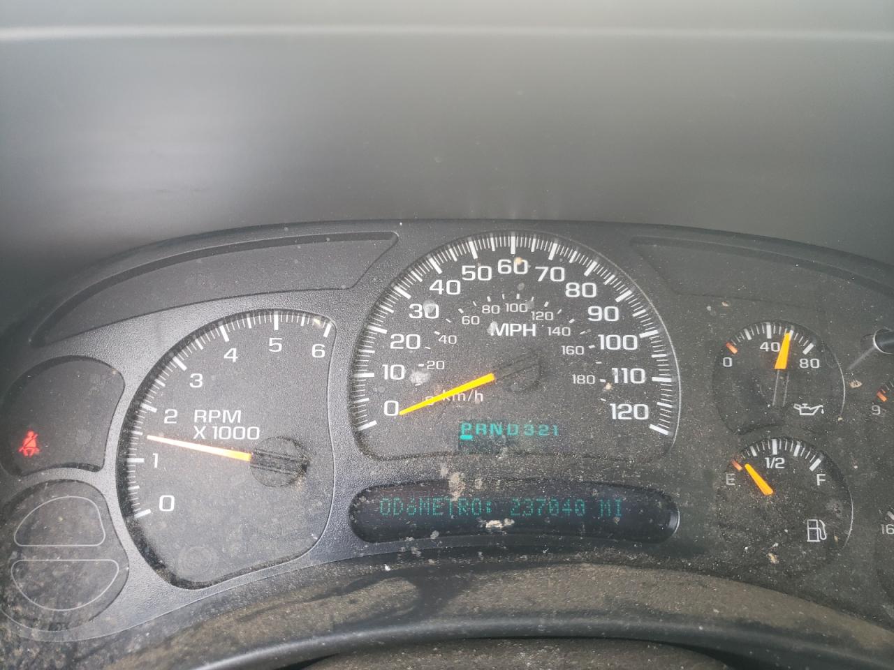 Photo 11 from auction – 2004 CHEVROLET SILVERADO with VIN 1GCEC19X84Z323961