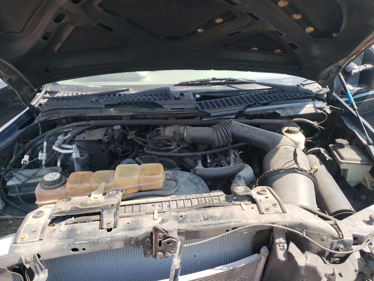 Photo 7 from auction – 2005 FORD EXCURSION with VIN 1FMNU44L75EB52627