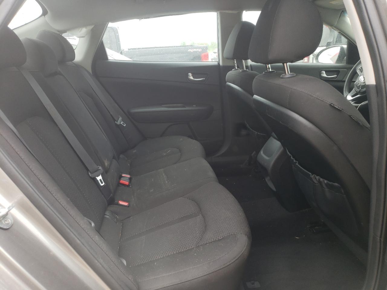 Photo 6 from auction – 2016 KIA OPTIMA LX with VIN 5XXGT4L39GG117331