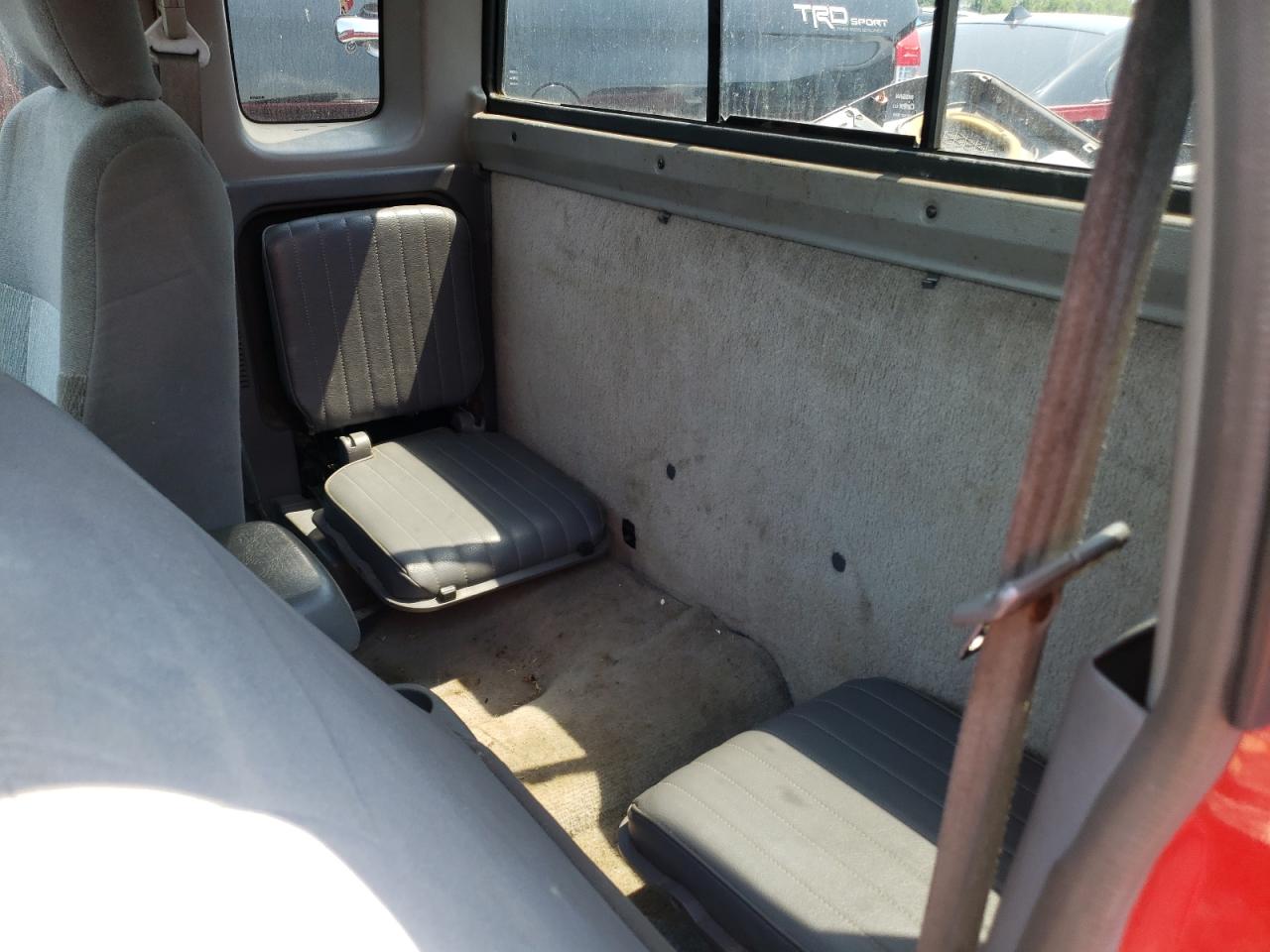 Photo 6 from auction – 2000 NISSAN FRONTIER with VIN 1N6DD26S1YC418939