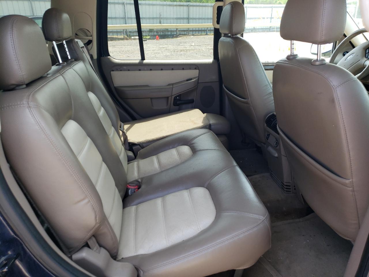 Photo 6 from auction – 2003 FORD EXPLORER E with VIN 1FMZU74WX3UB45798