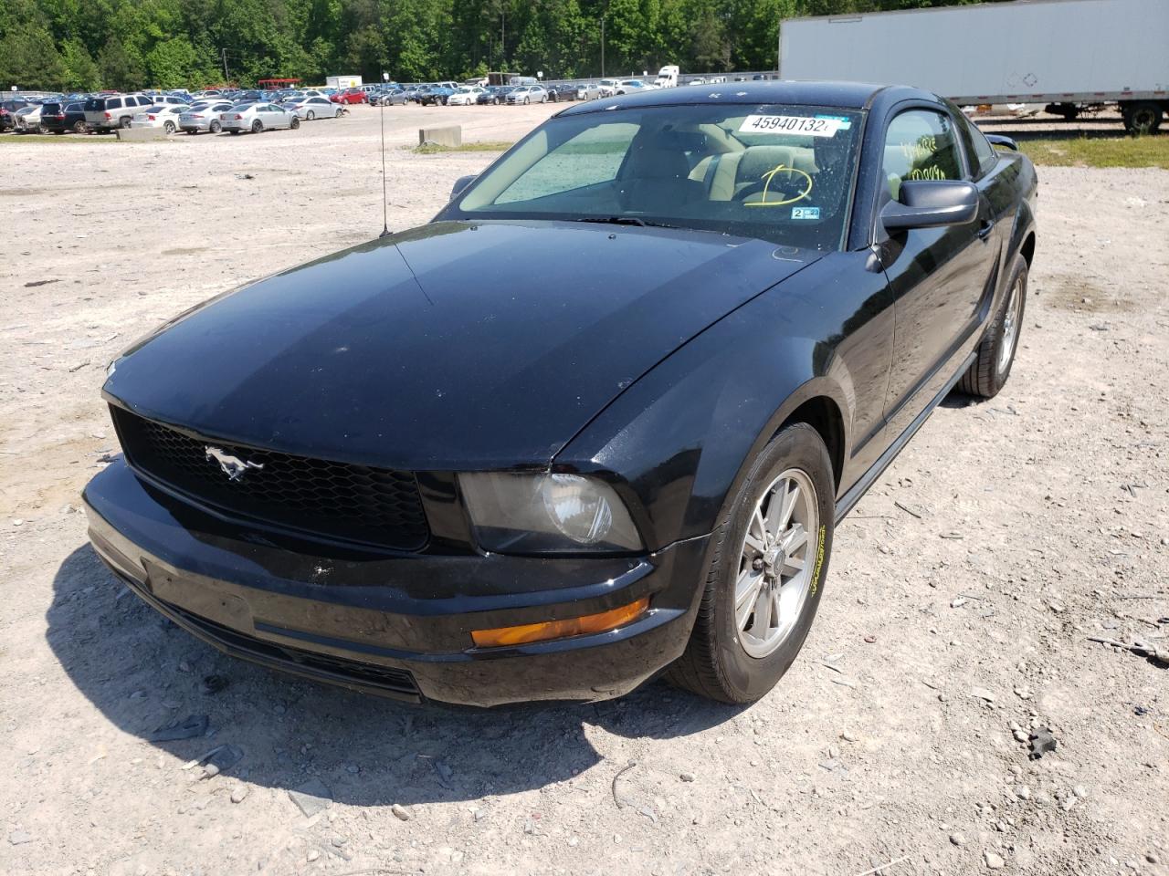Photo 2 from auction – 2005 FORD MUSTANG with VIN 1ZVFT80N355257754