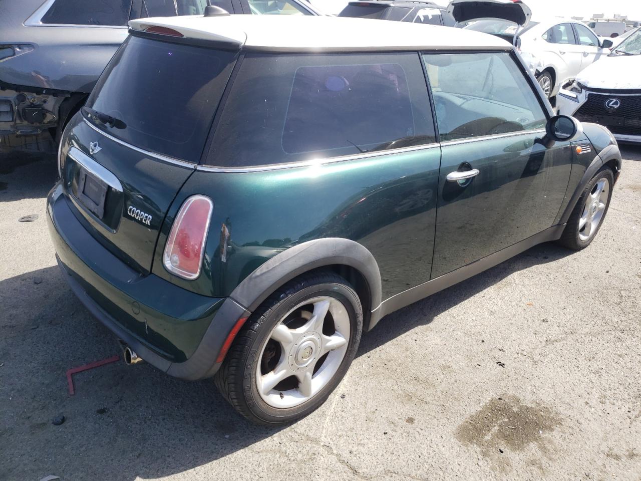 Photo 4 from auction – 2005 MINI COOPER with VIN WMWRC33515TJ72984