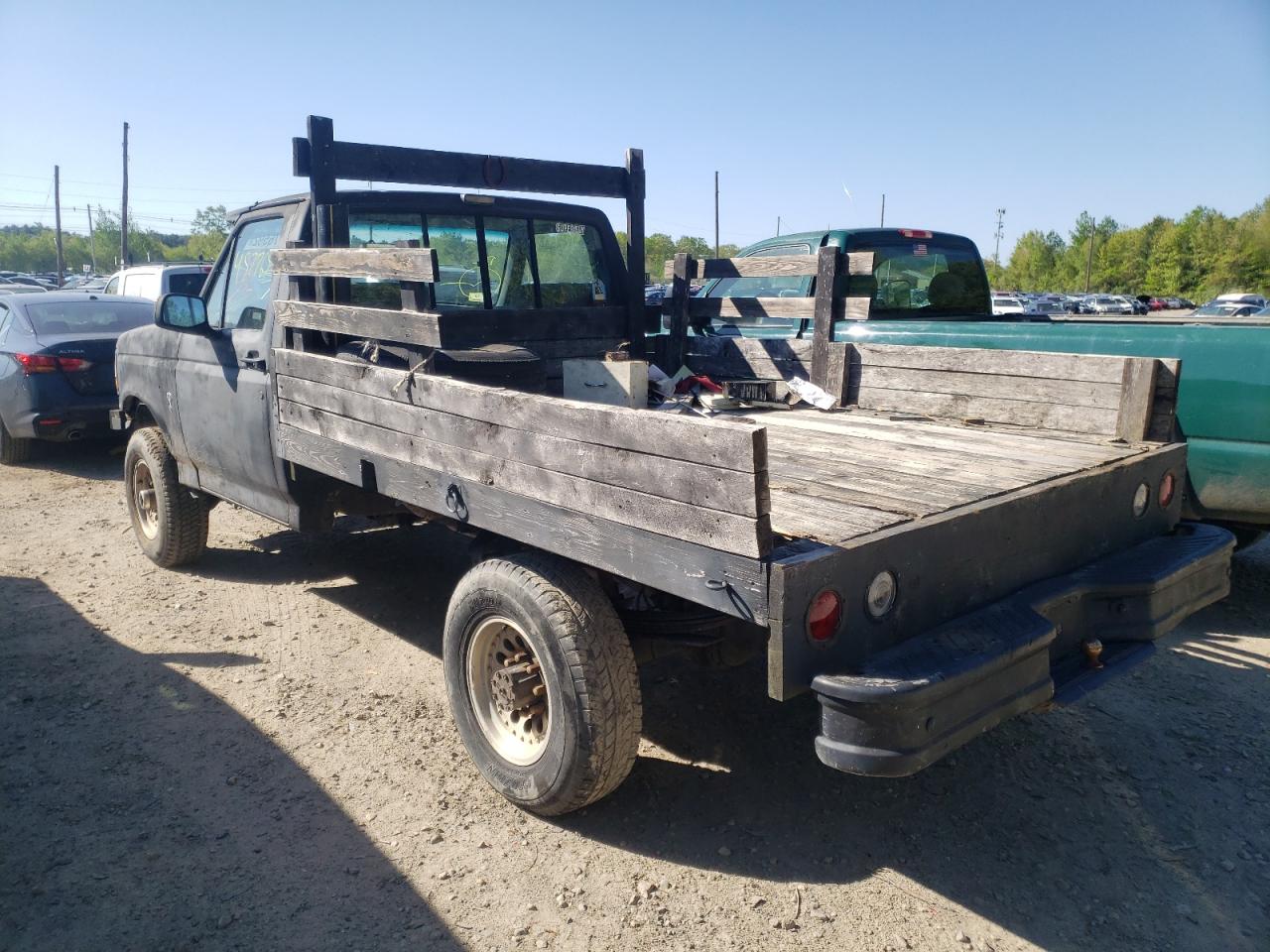 Photo 3 from auction – 1993 FORD F-250 with VIN 2FTHF26H8PCA09607