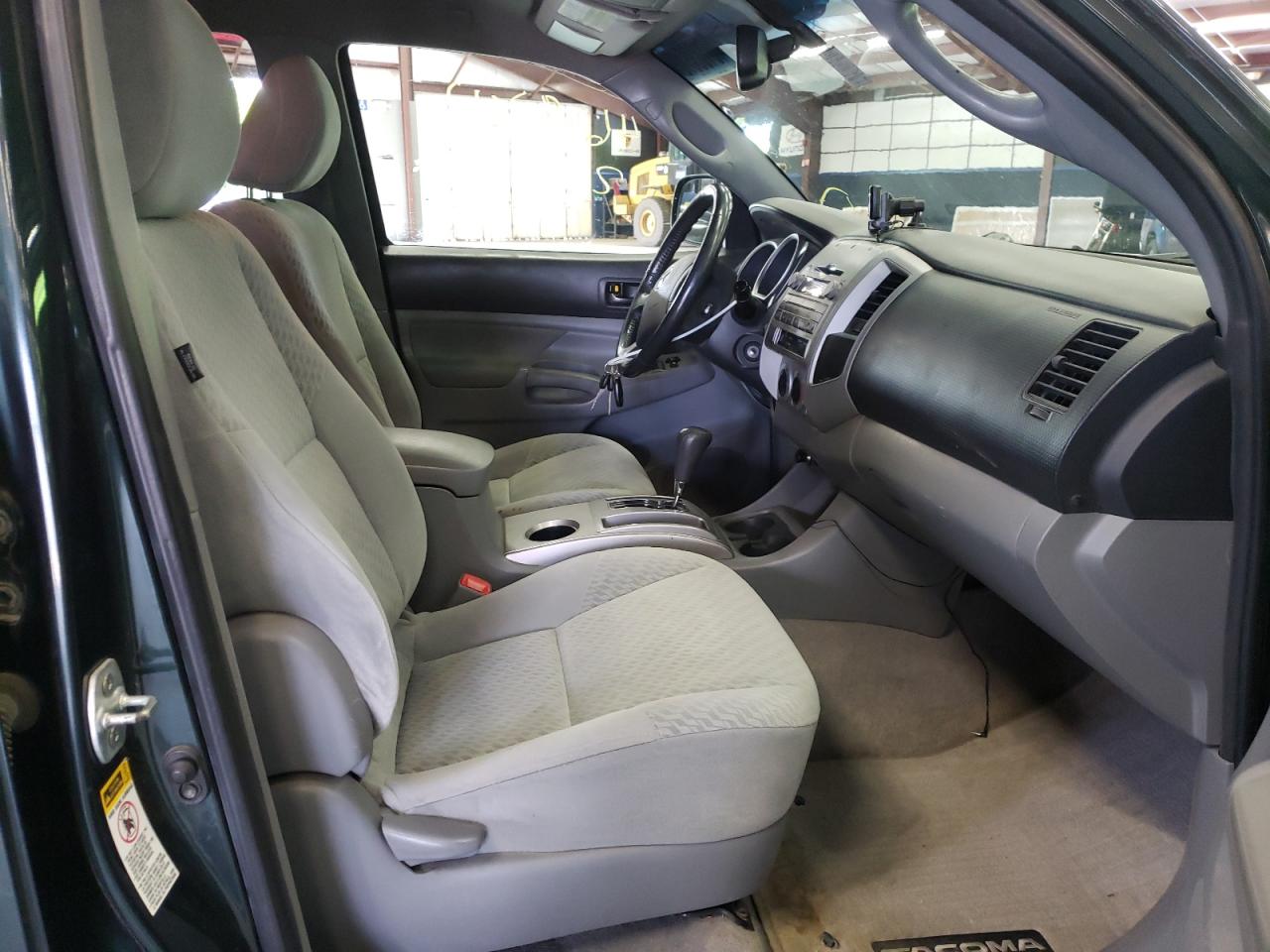 Photo 5 from auction – 2011 TOYOTA TACOMA DOU with VIN 3TMLU4EN2BM077451