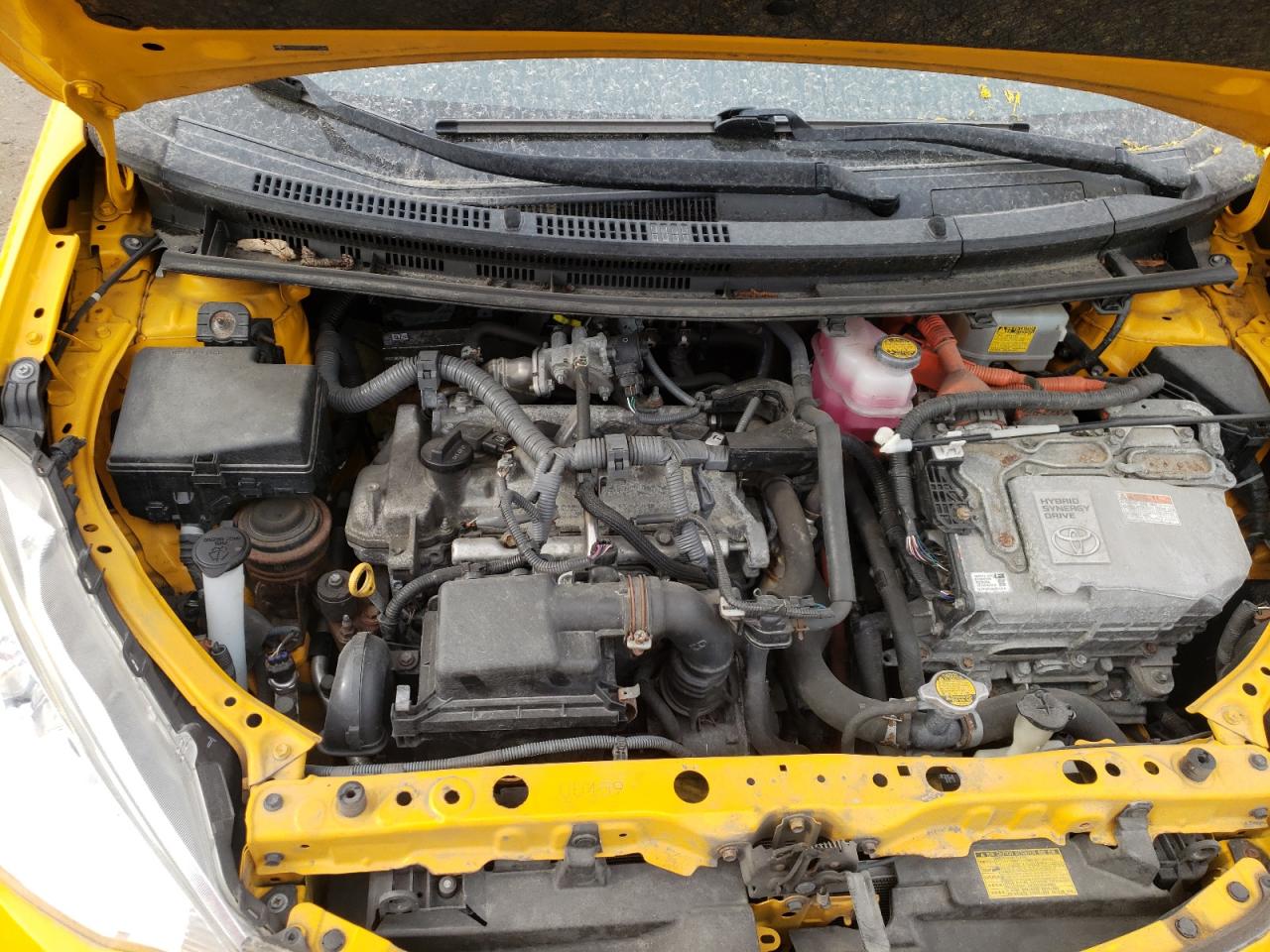Photo 7 from auction – 2014 TOYOTA PRIUS C with VIN JTDKDTB30E1075286