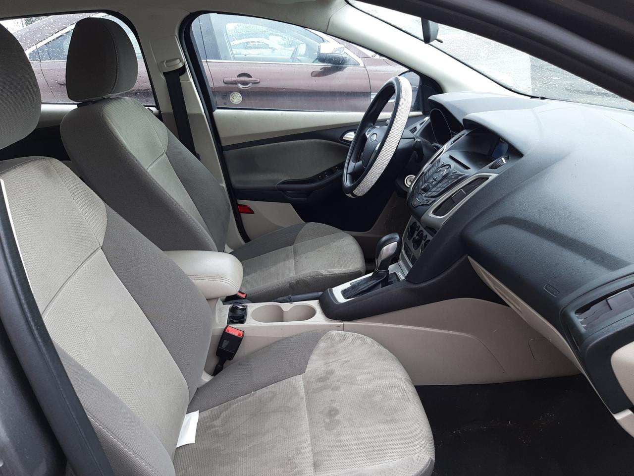 Photo 5 from auction – 2014 FORD FOCUS SE with VIN 1FADP3F27EL278378