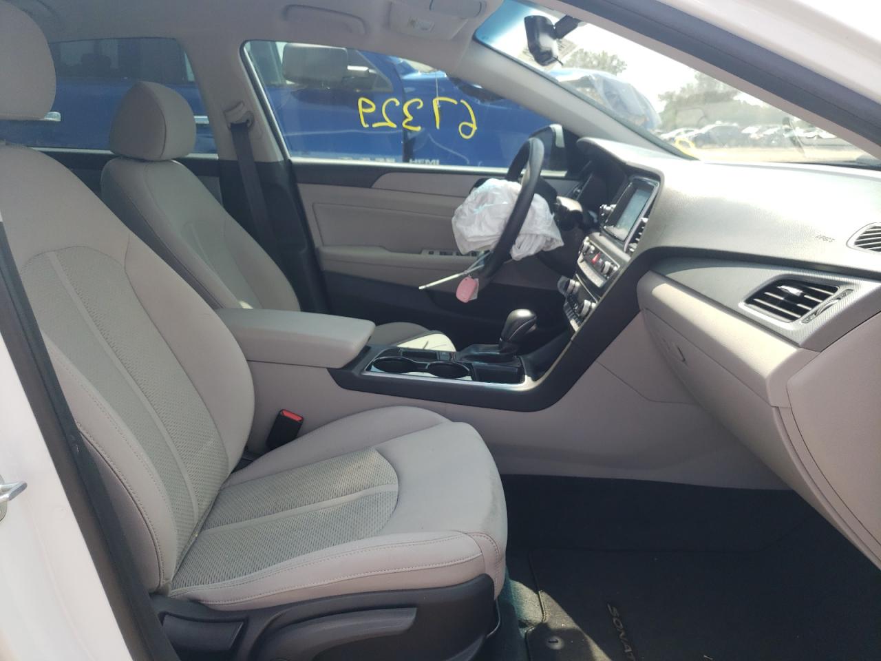 Photo 5 from auction – 2019 HYUNDAI SONATA LIM with VIN 5NPE34AF0KH732755