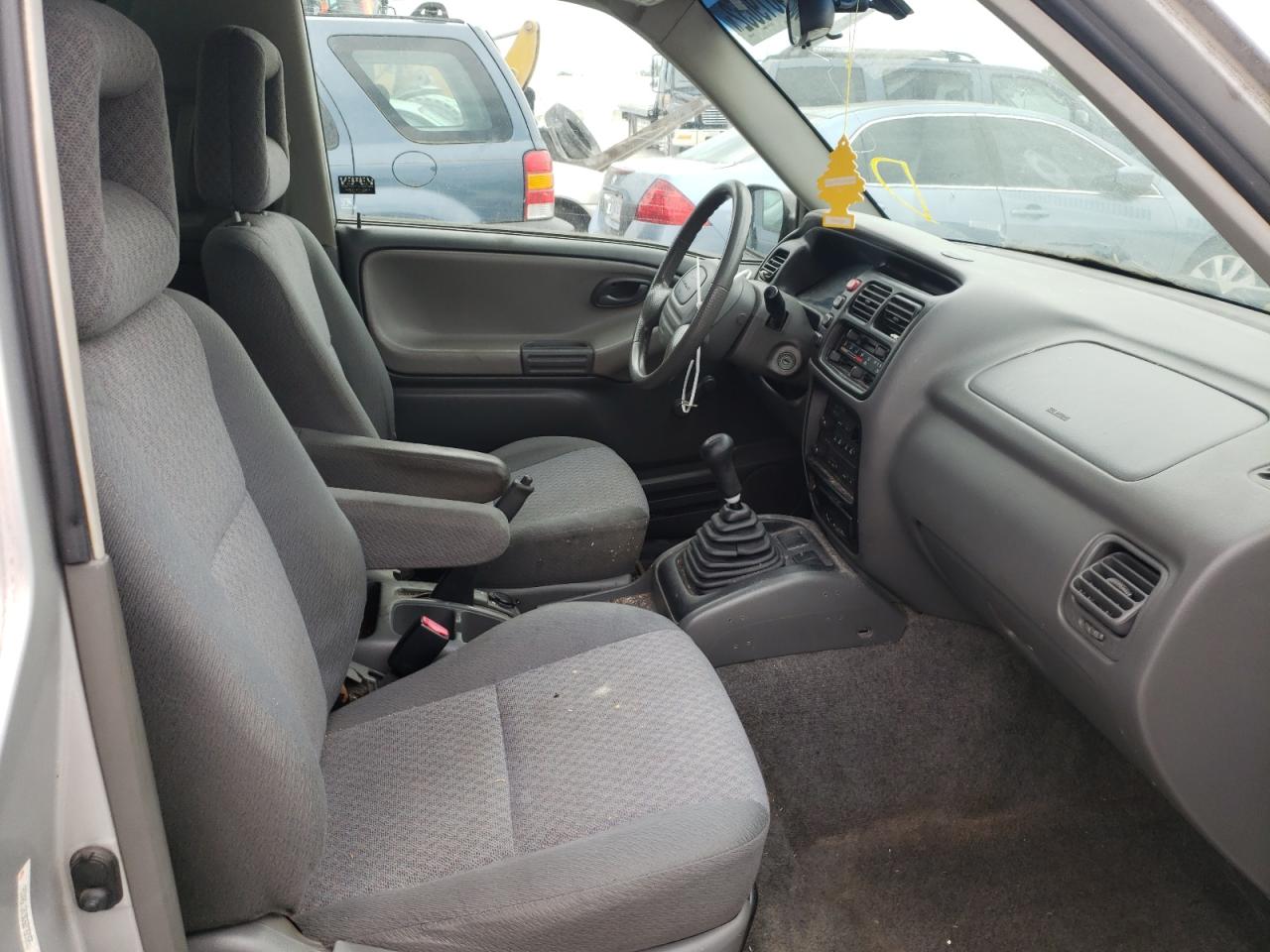 Photo 5 from auction – 2003 CHEVROLET TRACKER with VIN 2CNBE18C036932026