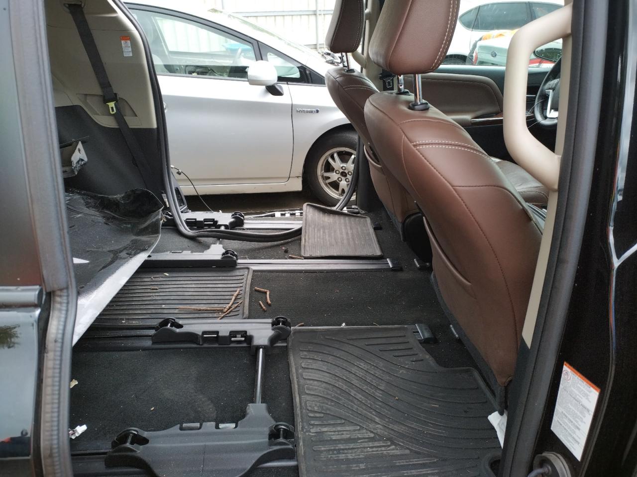 Photo 6 from auction – 2018 TOYOTA SIENNA XLE with VIN 5TDDZ3DC4JS203825