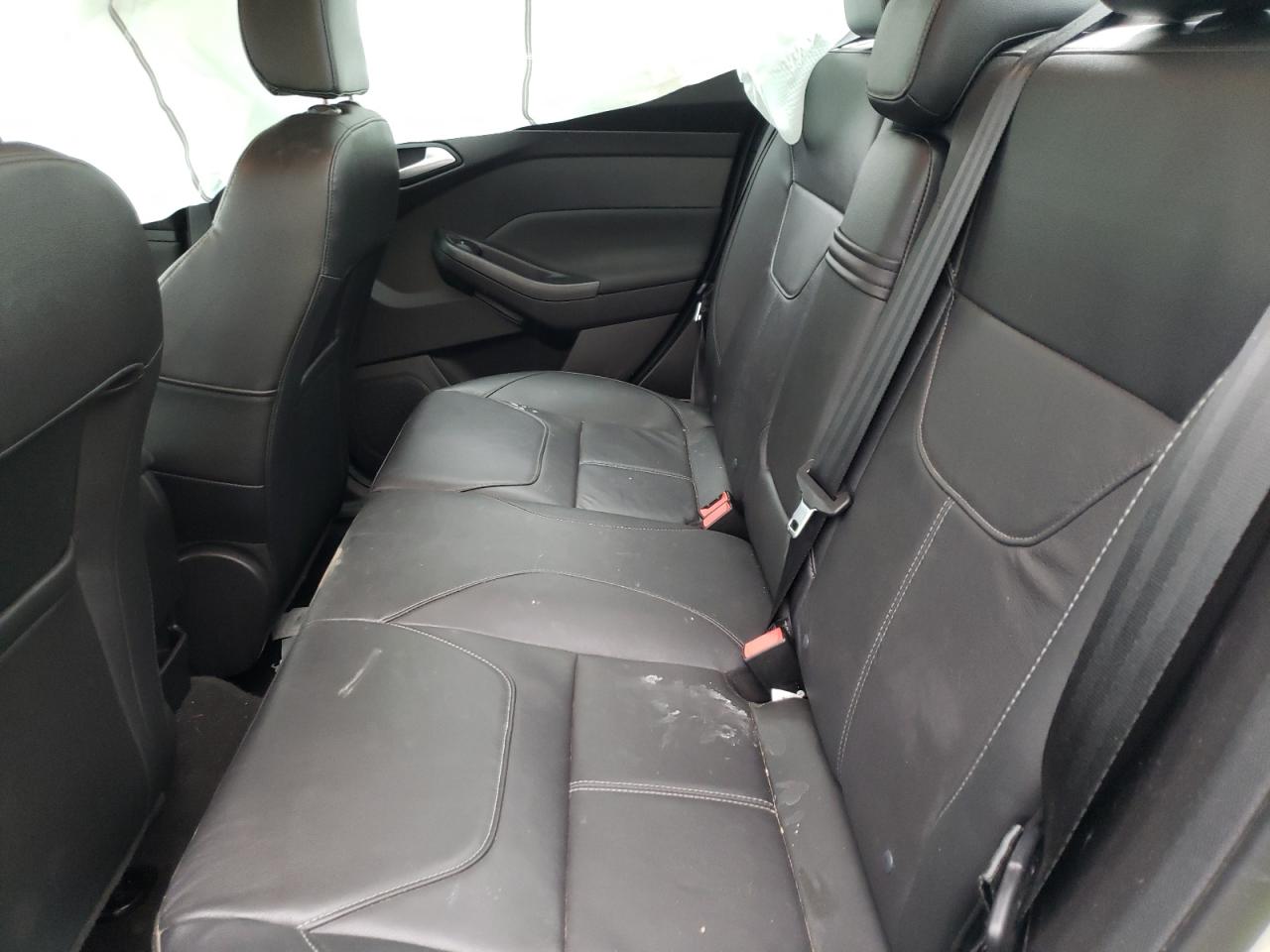 Photo 6 from auction – 2015 FORD FOCUS SE with VIN 1FADP3F22FL240168