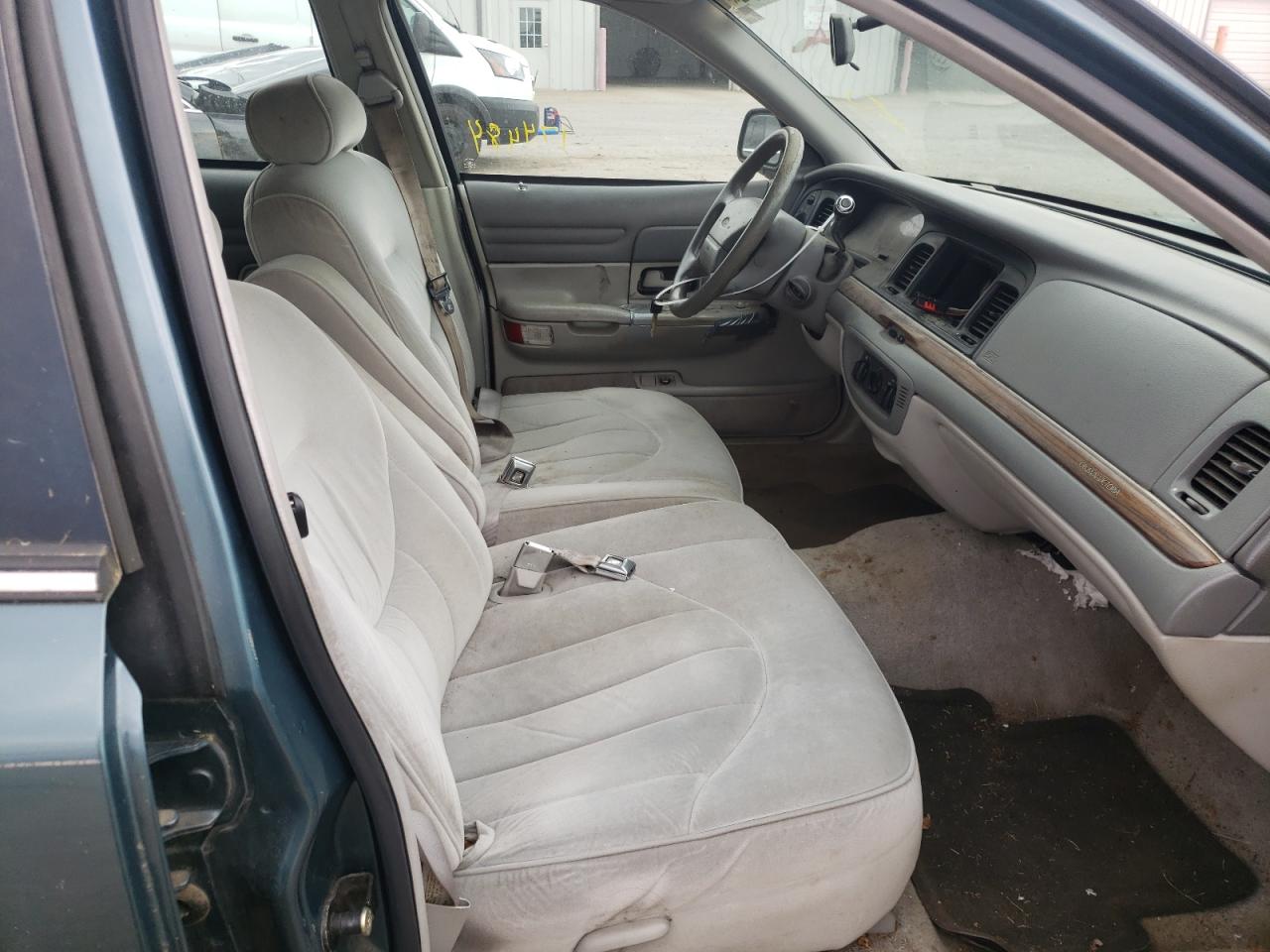 Photo 18 from auction – 1996 FORD CROWN VICT with VIN 2FALP73W1TX205372