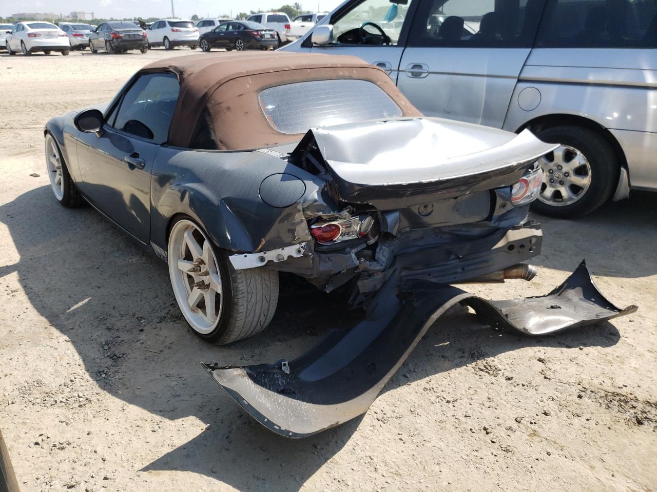 Photo 3 from auction – 2006 MAZDA MX-5 MIATA with VIN JM1NC25F160100896