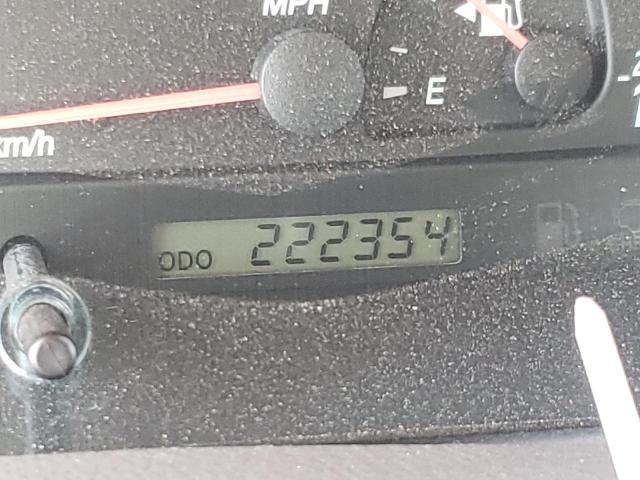 Photo 8 from auction – 2003 TOYOTA CAMRY LE with VIN JTDBE30K730152665