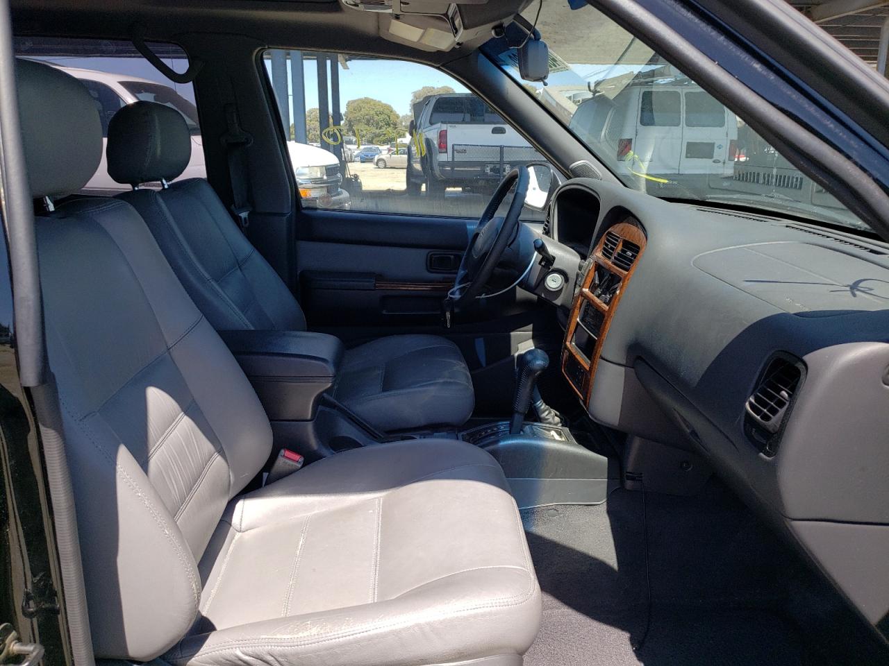 Photo 5 from auction – 1996 NISSAN PATHFINDER with VIN JN8AR05YXTW016771
