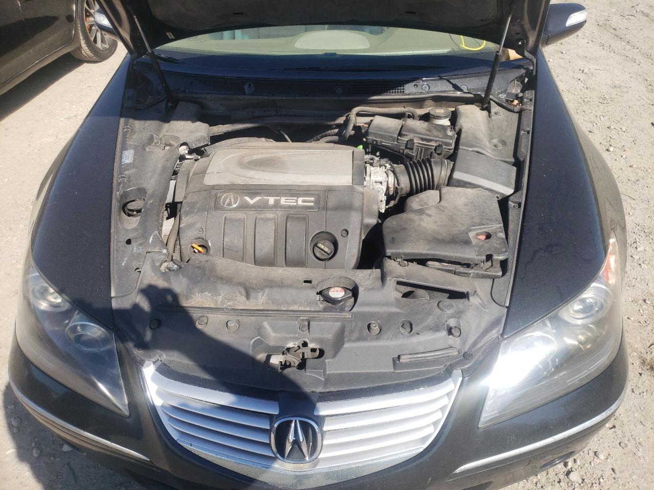 Photo 7 from auction – 2005 ACURA RL with VIN JH4KB165X5C001561