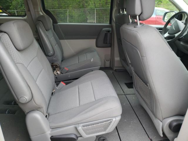 Photo 6 from auction – 2010 CHRYSLER TOWN & COU with VIN 2A4RR2D16AR414672