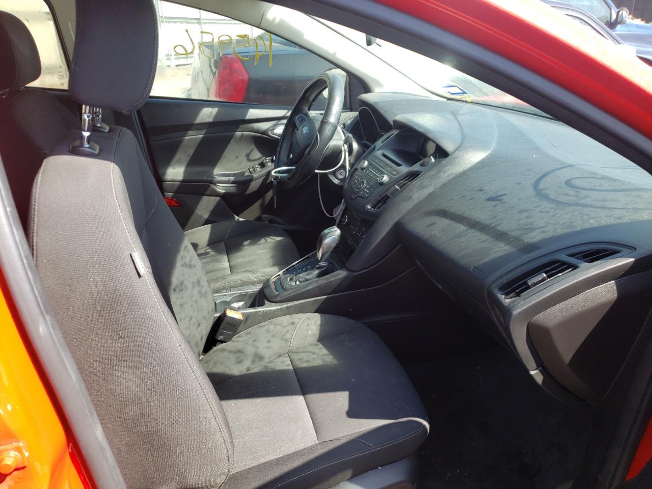 Photo 5 from auction – 2016 FORD FOCUS SE with VIN 1FADP3F25GL245429