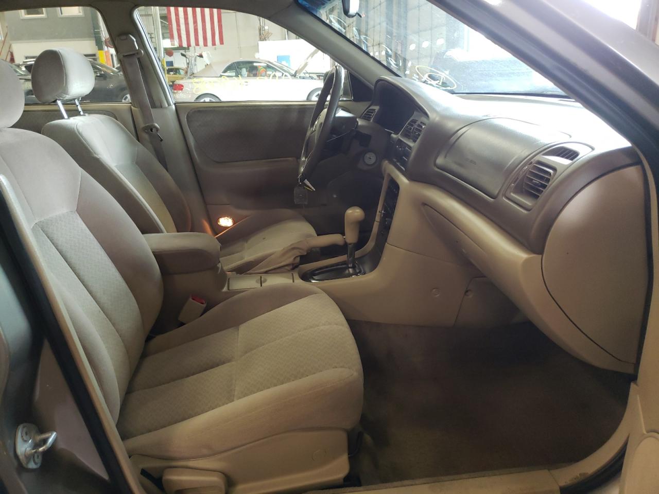 Photo 5 from auction – 2002 MAZDA 626 LX with VIN 1YVGF22C725306984