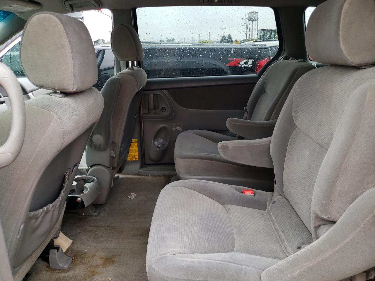 Photo 6 from auction – 2005 TOYOTA SIENNA CE with VIN 5TDZA23C45S349852