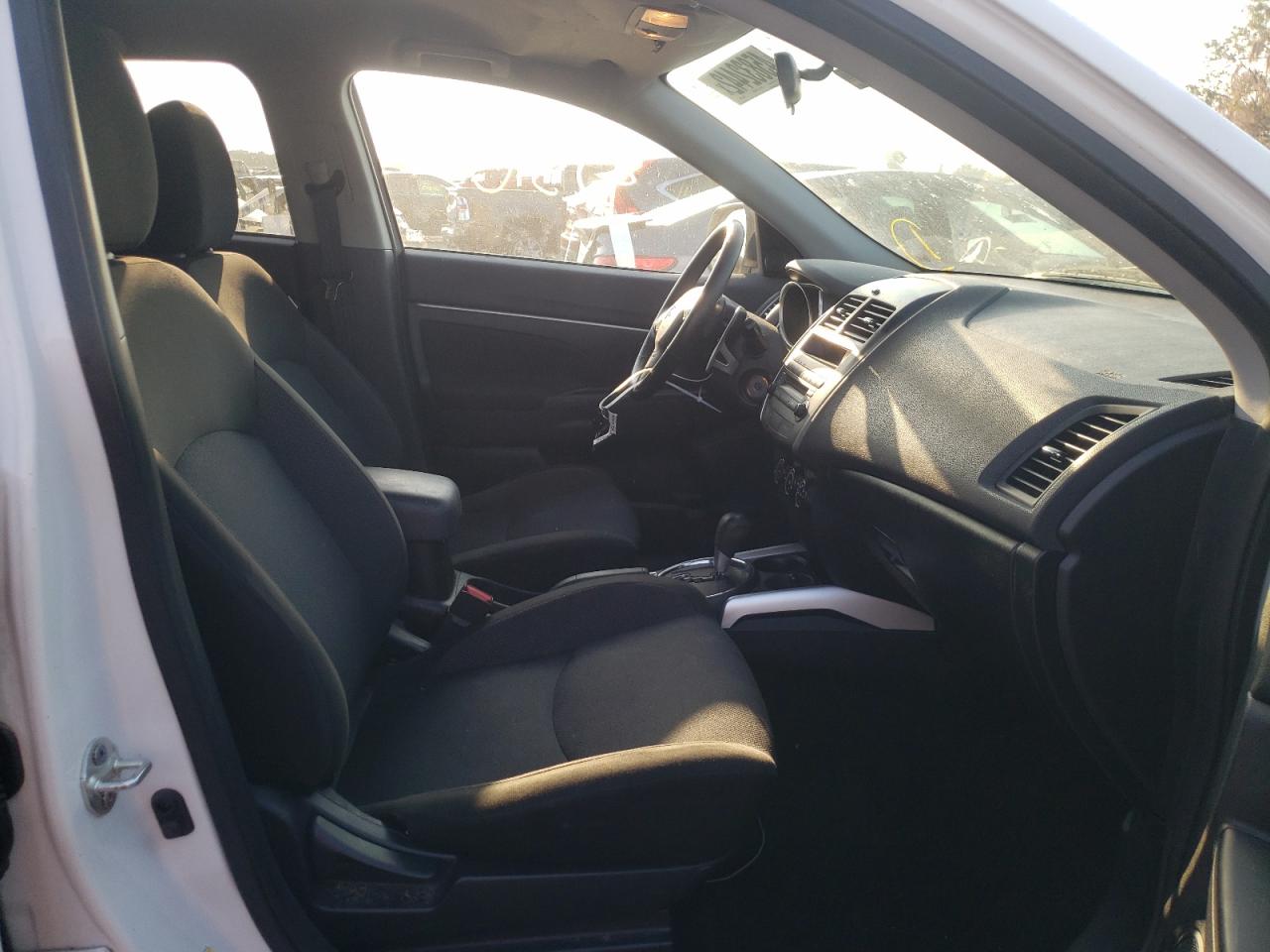 صورة رقم 5 من المزاد - 2011 MITSUBISHI OUTLANDER مع VIN JA4AP3AU3BZ017192