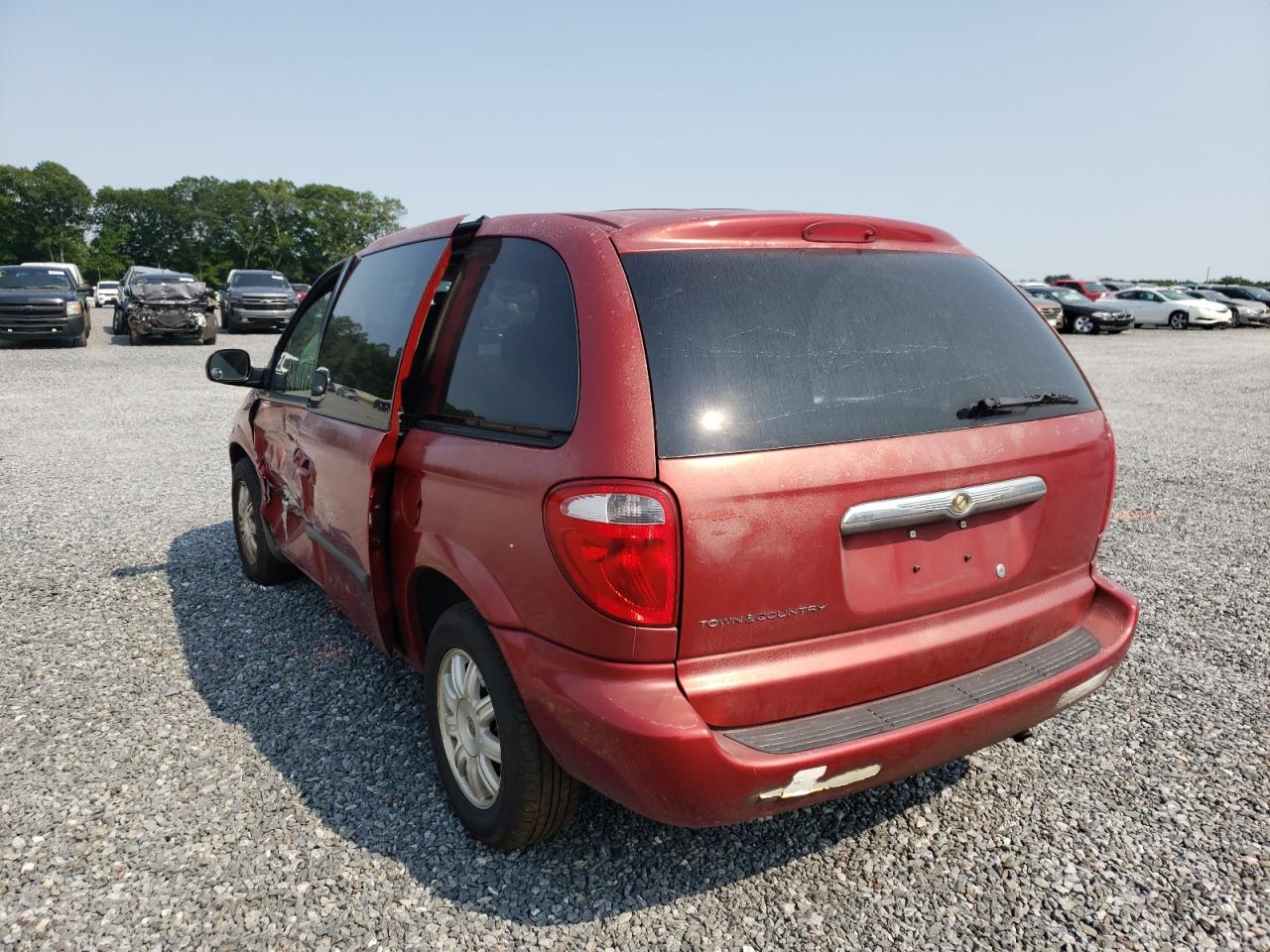 Photo 3 from auction – 2006 CHRYSLER TOWN & COU with VIN 1A4GP45R16B692818