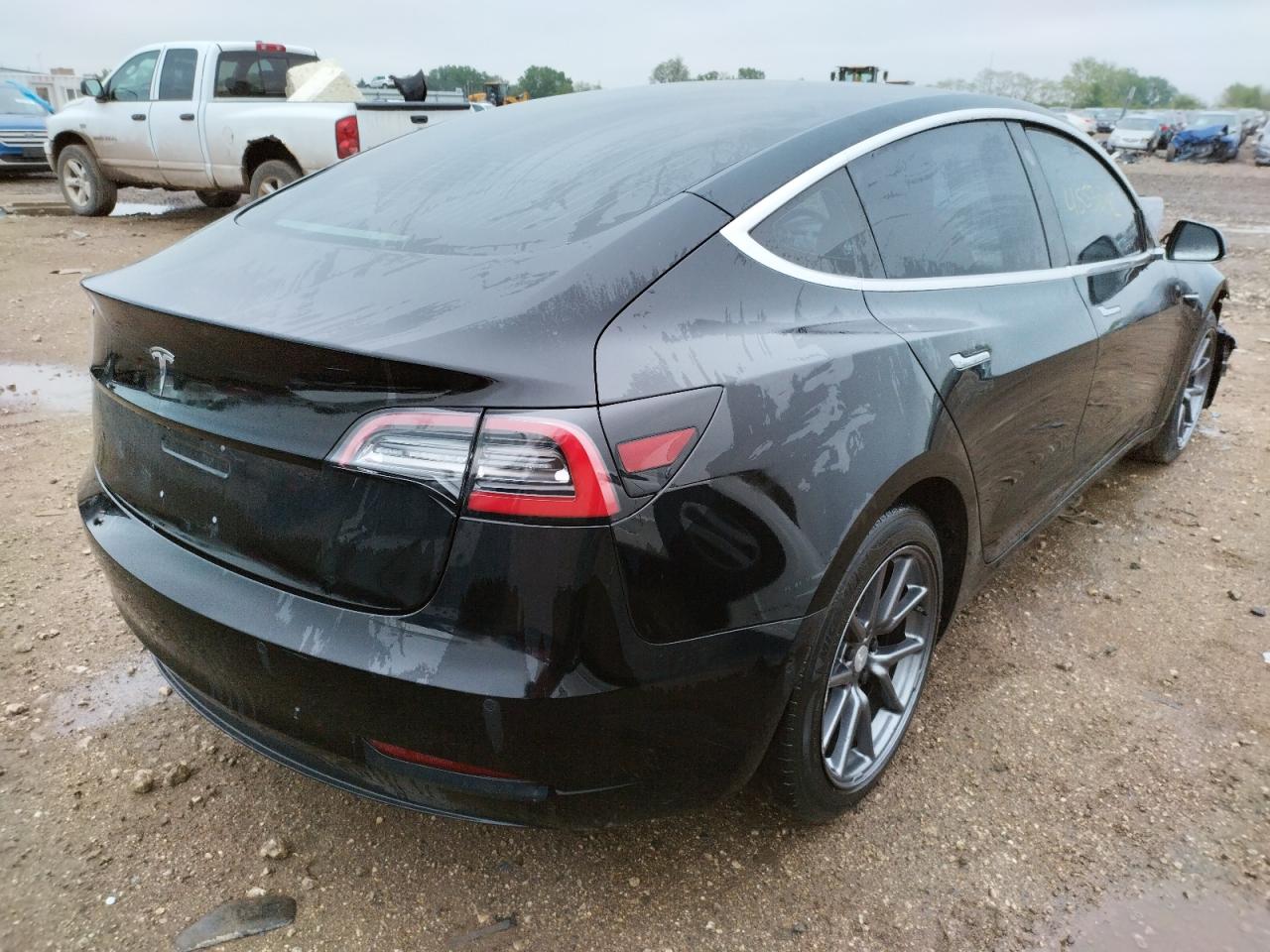 Photo 4 from auction – 2018 TESLA MODEL 3 with VIN 5YJ3E1EA1JF151955