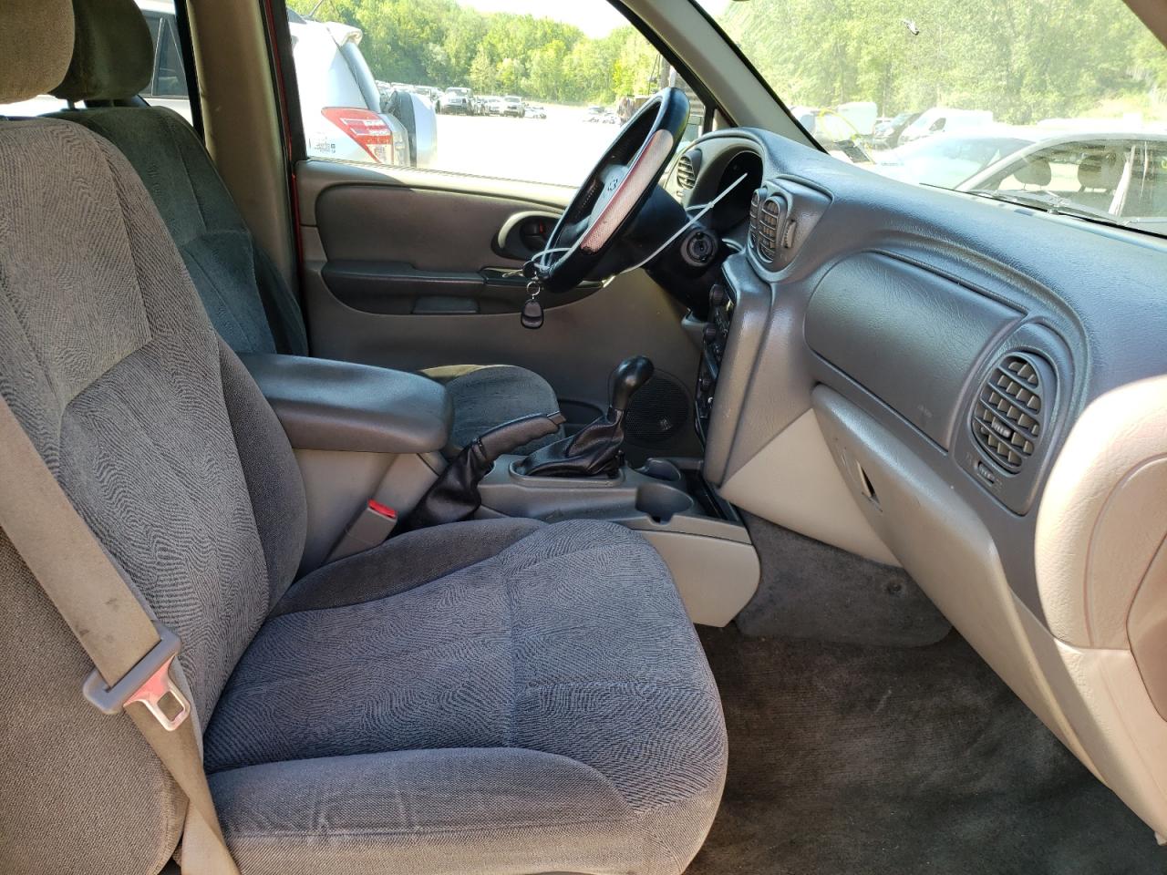 Photo 5 from auction – 2002 CHEVROLET TRAILBLAZE with VIN 1GNET16S326137503